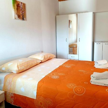 Apartments Hodanic คิร์ก ภายนอก รูปภาพ