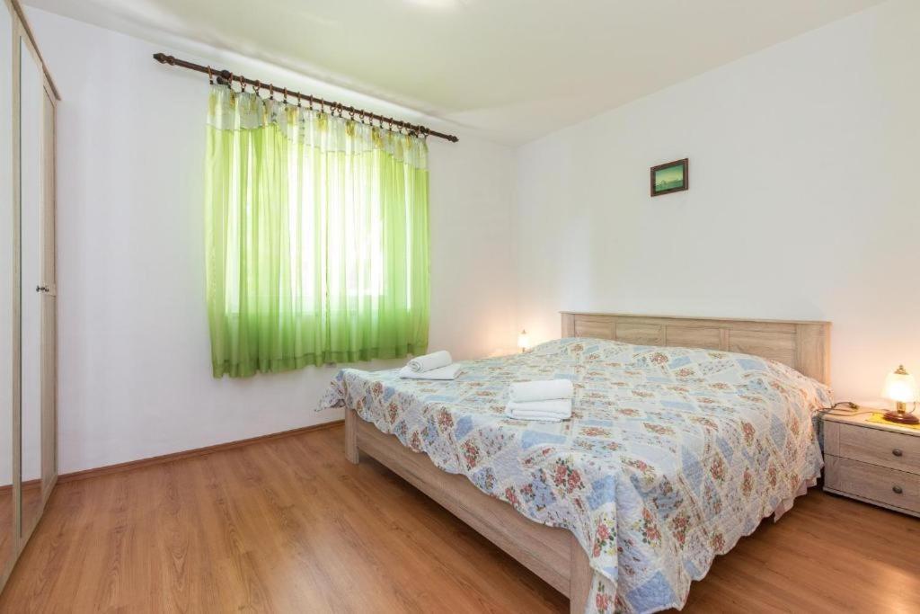 Apartments Hodanic คิร์ก ภายนอก รูปภาพ