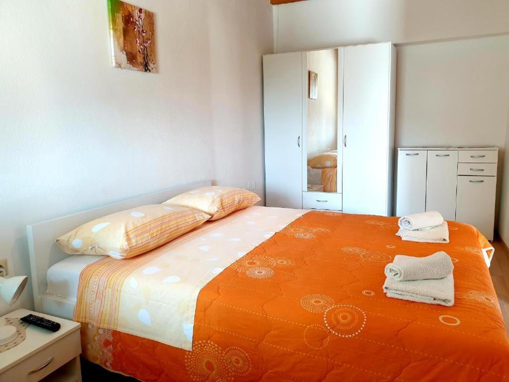 Apartments Hodanic คิร์ก ภายนอก รูปภาพ