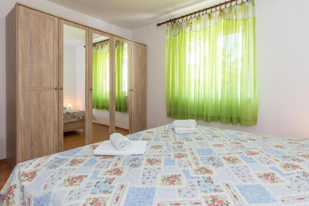 Apartments Hodanic คิร์ก ภายนอก รูปภาพ